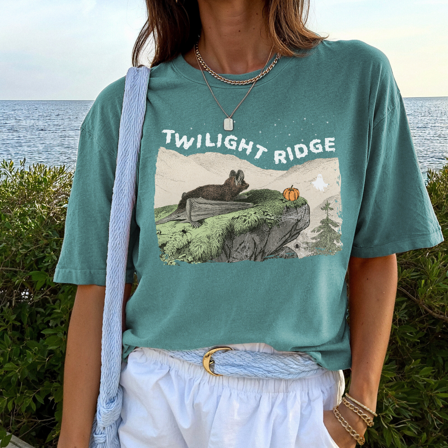 TWILIGHT RIDGE VINTAGE BAT Halloween Tee