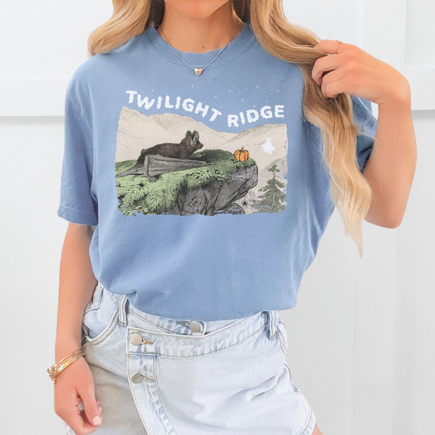 TWILIGHT RIDGE VINTAGE BAT Halloween Tee